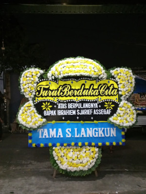 Papan Bunga Duka di Fadoro Lasara