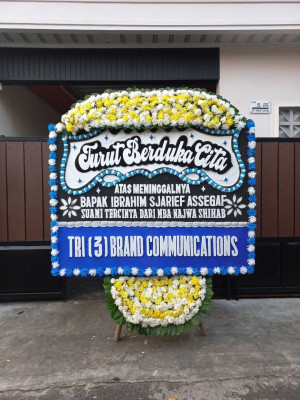 Papan Bunga Duka di Fadoro Lasara